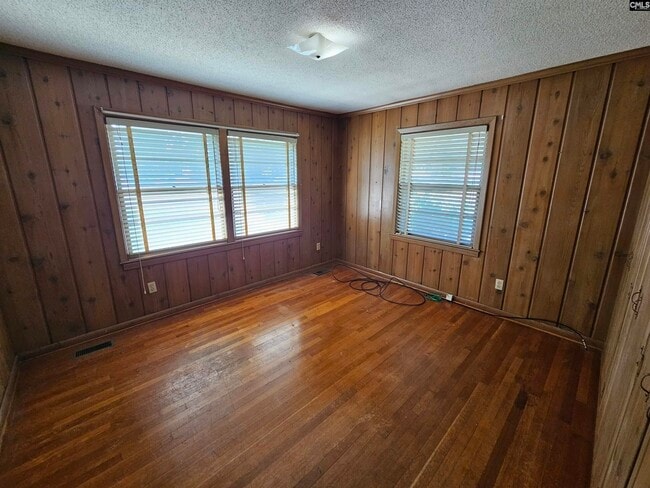 Photo - 1507 Brennen Rd