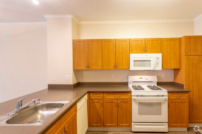 2 BR, 2 BA - 1182 SF
