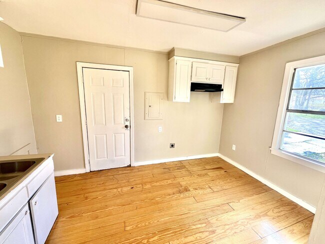 Photo - 2666 Sheldon Dr