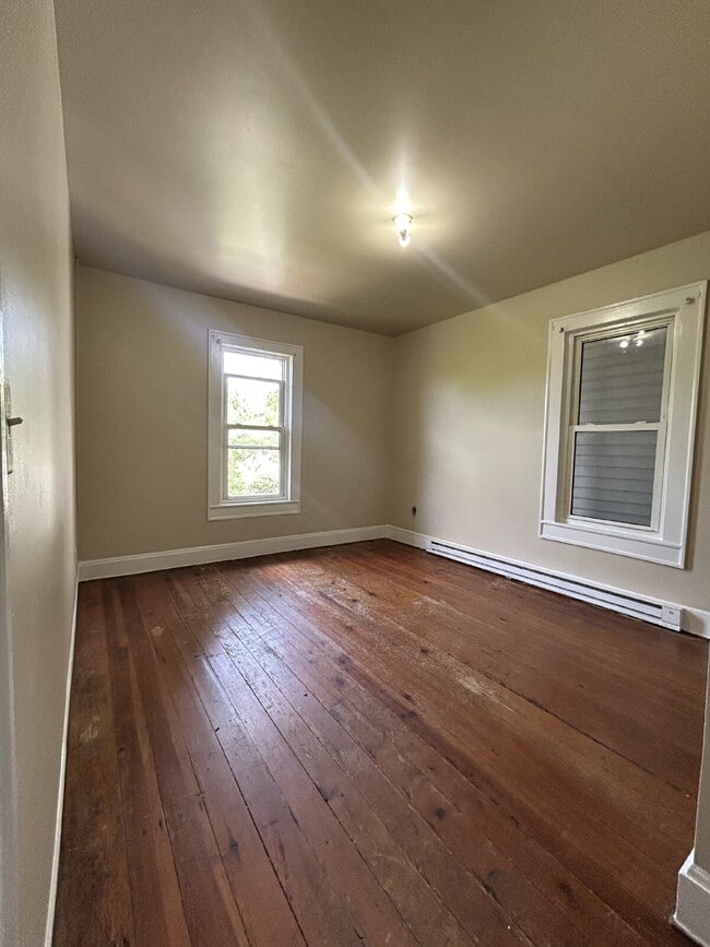 Building Photo - Spacious 2-Bedroom Apartment – Convenient Front Royal Location