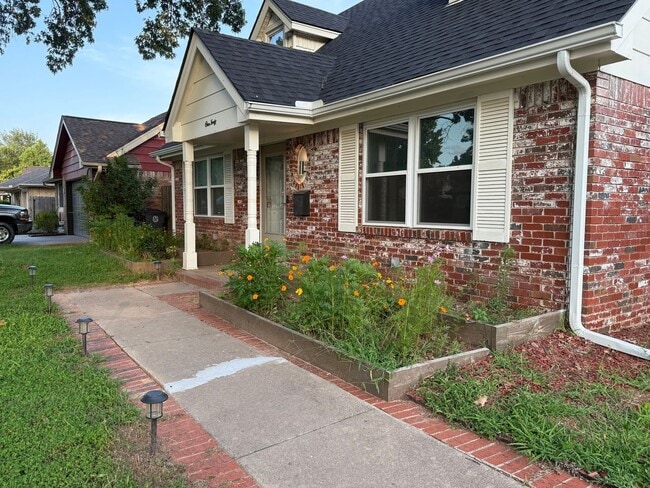 Photo - 140 E 58th St