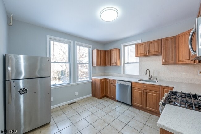 Photo - 24 Llewellyn Ave Unit 1