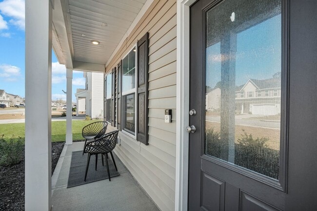 Photo - Bright & Welcoming 5-Bedroom Home in Richmond Hill, GA