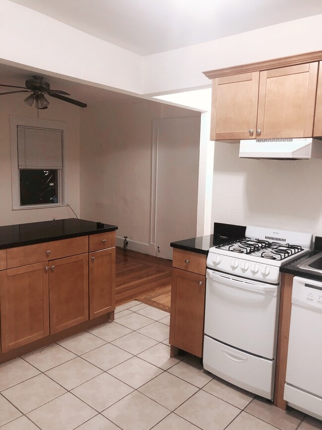 Photo - 14 Alberta Ter Unidad 6-3