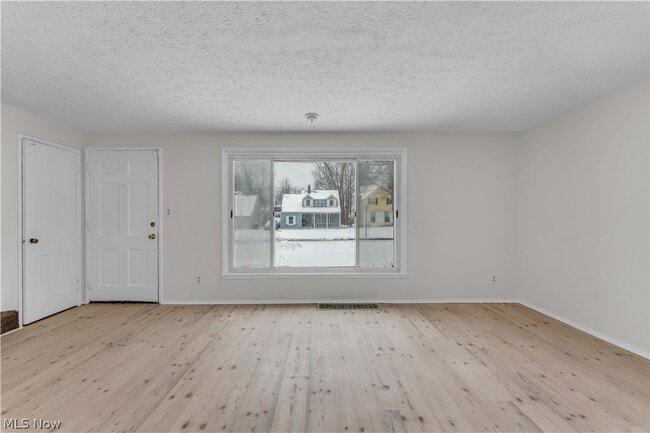 Photo - 19518 Shakerwood Rd