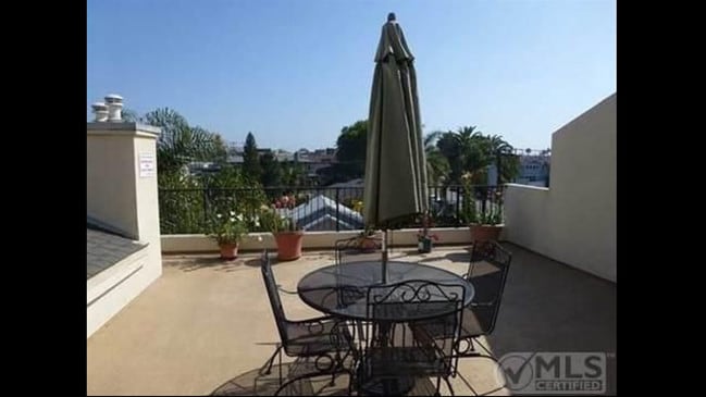 Roof deck - 3990 Centre St Unit 303