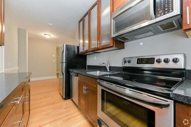 Building Photo - 52 Strathmore Rd Unit 21 Rental