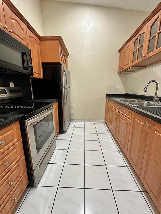 Photo - 18240 Mediterranean Blvd Unidad 7-11