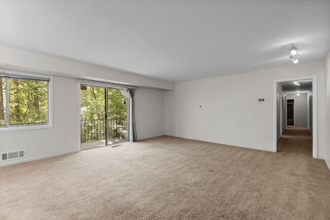 Photo - 10643 Weymouth St Unit 103