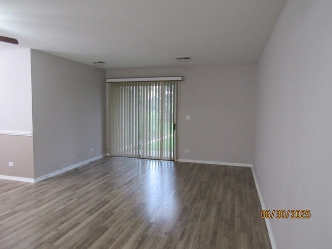 Photo - 352 Pembroke Ct Unit 5
