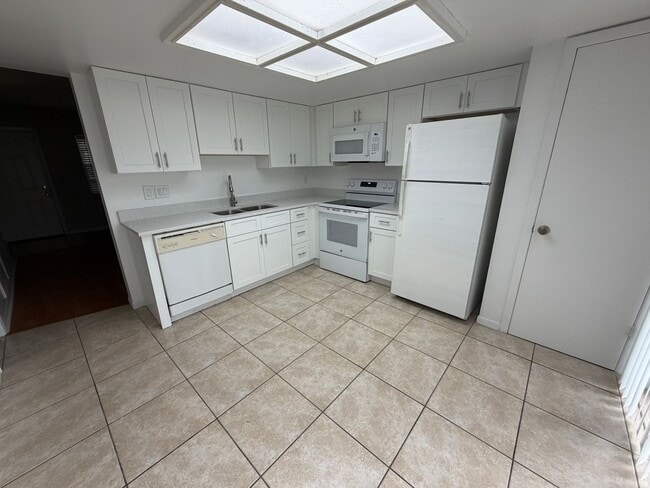 Photo - 3540 Khayyam Ave