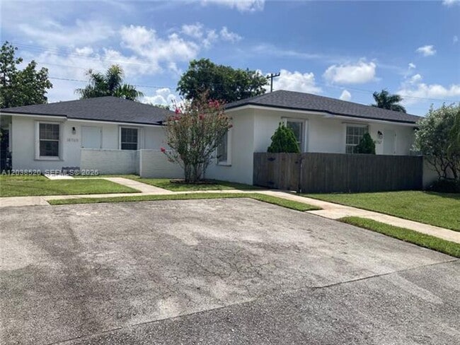 18765 SW 100th Ave