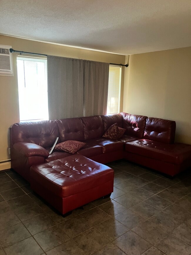 Livingroom - 6007 W Broadway Ave Unit Hidden Park Condo