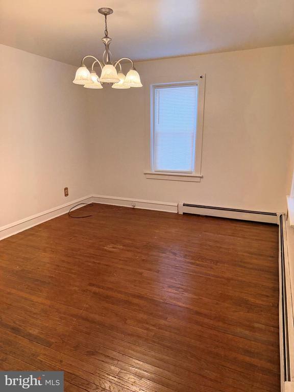 Photo - 604 S Main St