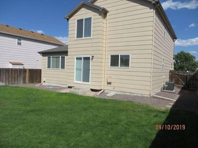 Building Photo - 3 Bedroom 21/2 bath in founders Rental