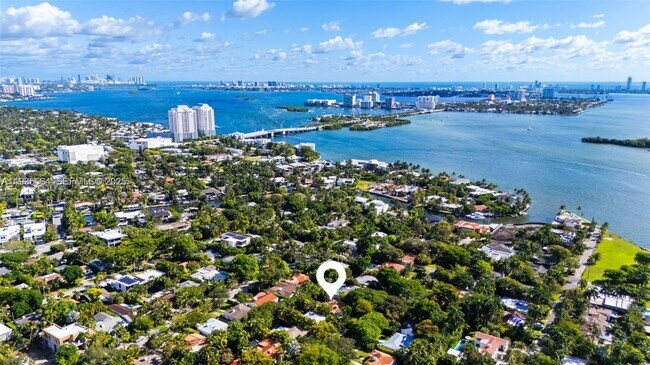 Photo - 911 NE 72nd Terrace