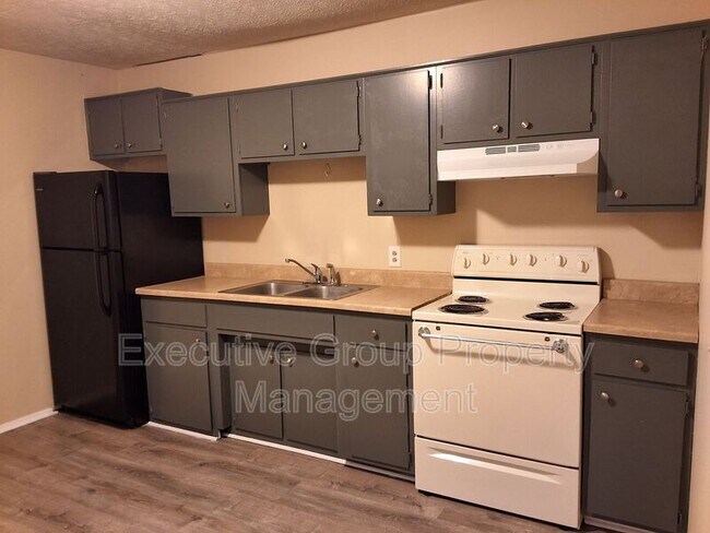 Photo - 1190 Lois Ln