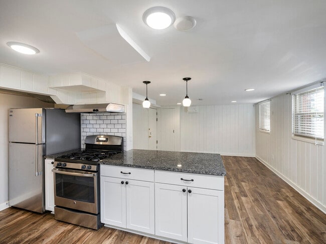 Building Photo - 1612 S 32nd Ave