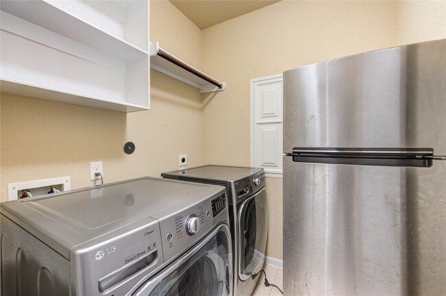 Building Photo - 6907 Stevenson Dr Rental