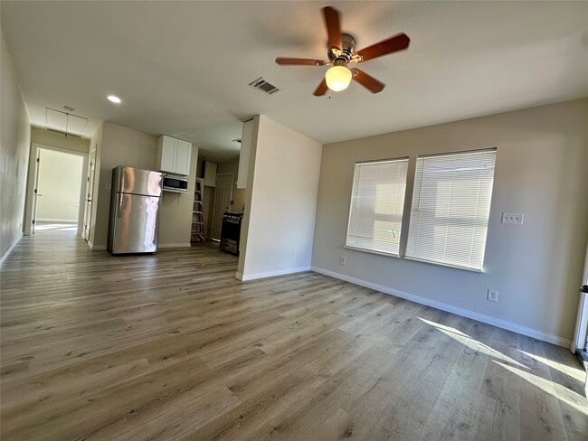 Photo - 5024 Jefferson St