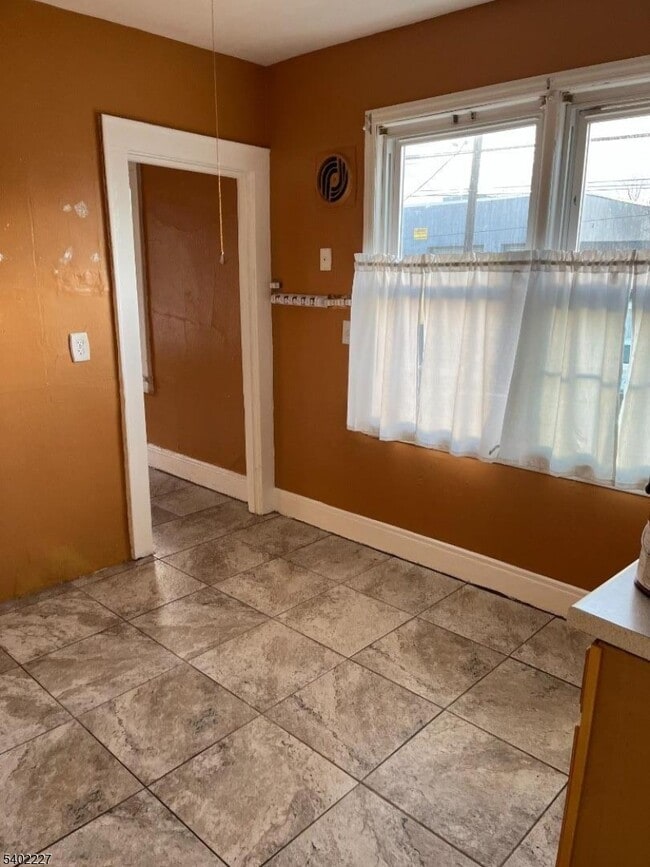 Photo - 762 Ogden St