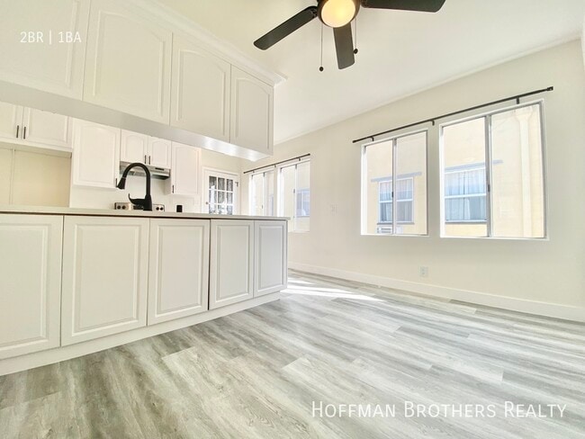 Photo - 441 1/2  N Hayworth Ave -A Unit A