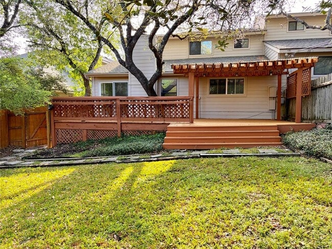 Building Photo - 9518 Topridge Dr Unit 46