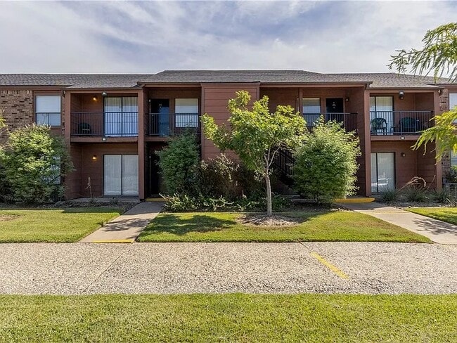 Photo - 904 University Oaks Blvd Unit 96