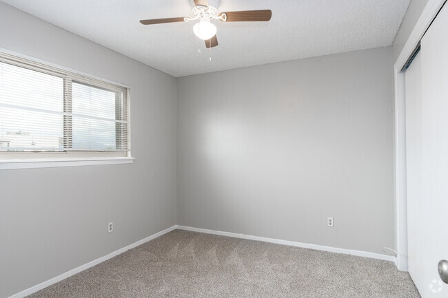 2BR, 1BA - 625SF - Primary Bedroom