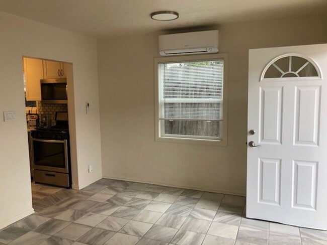 Photo - 1421 Florence Ln Unit 1421C