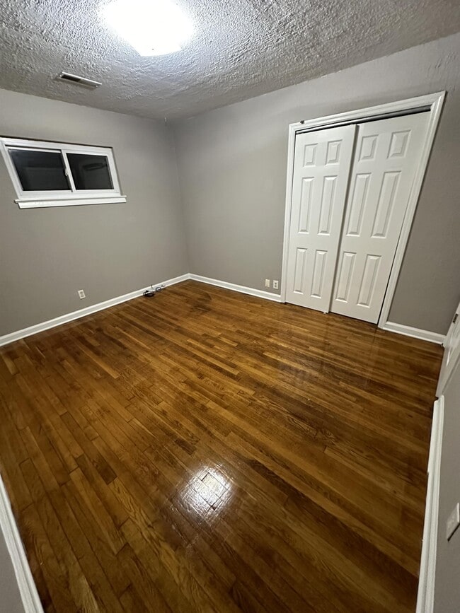 Photo - 2105 Rawlings St