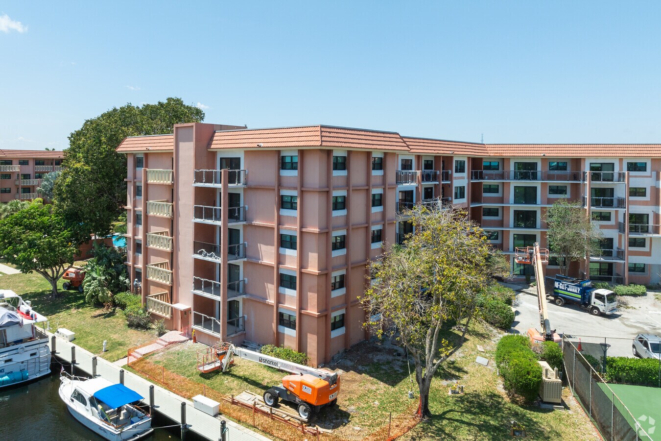 Alterno - River Reach