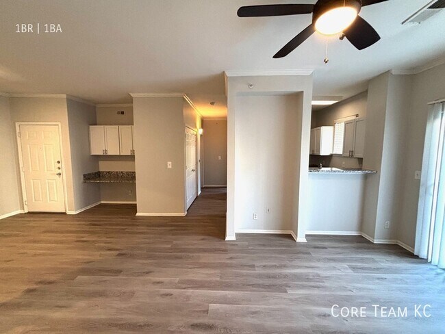 Photo - 701 Westport Rd Unidad A3G - #526