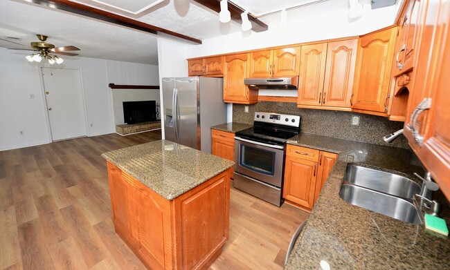 Photo - 6 Bedrooms-Little Neck Area