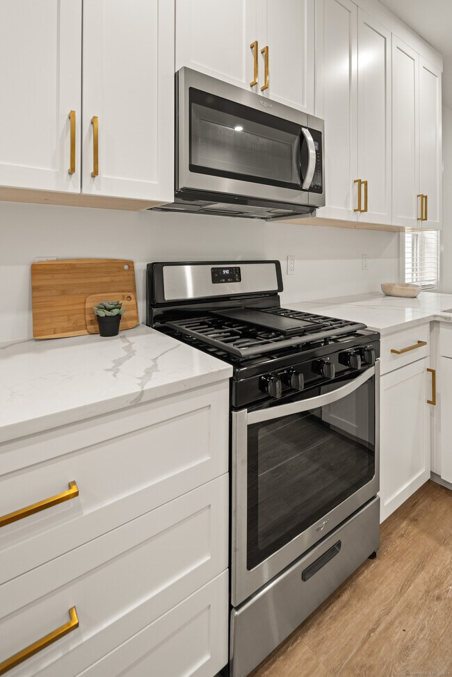 Photo - 211 Ferry Blvd Unit 203