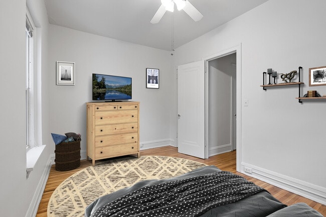 Photo - 2216 Harriet Ave Apartments | Origen Living