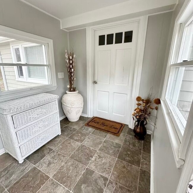 Photo - 29 Fresh Pond Cir