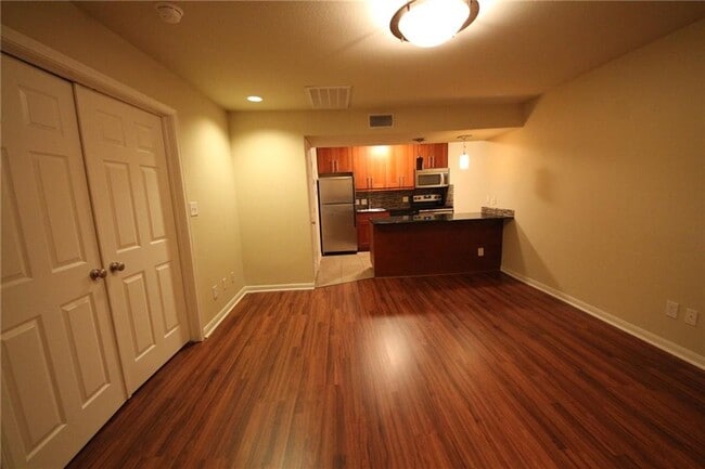 Photo - 7685 Northcross Dr Unit 826