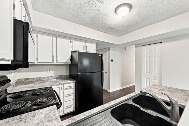 Photo - 6007 Polonius Ln