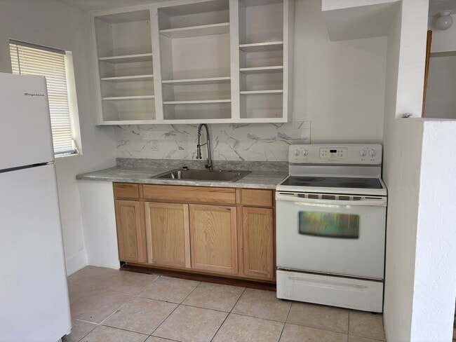 Photo - 653 5th Pl SW