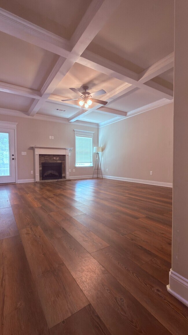 Photo - 4050 Stowe Dr