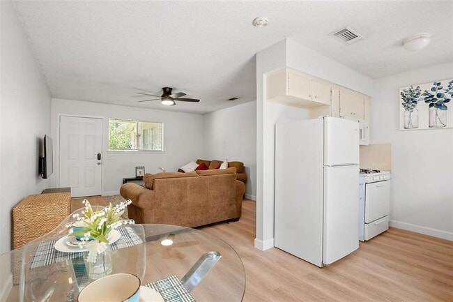 Photo - 8603 Woodstone Dr