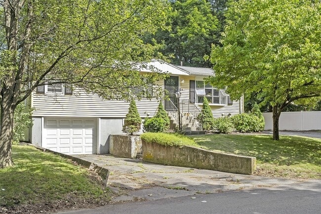 Photo - 6 Mackin St House