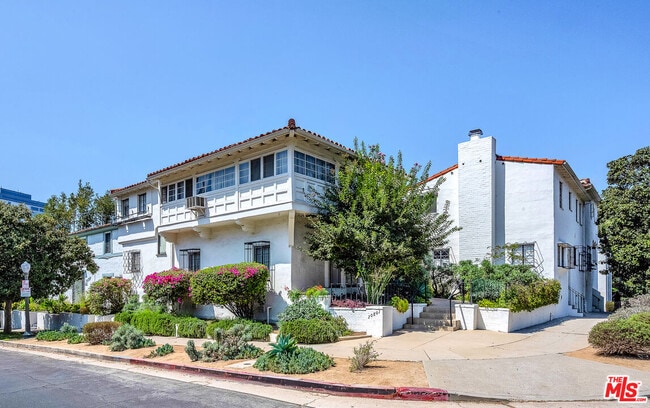 Building Photo - 10801 Lindbrook Dr Unit 10805 Rental