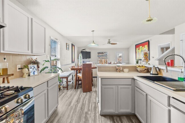 Photo - 615 Ashlen Dr