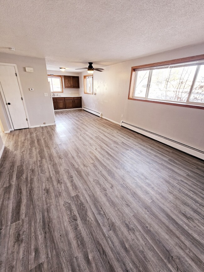 Building Photo - 304 S Dayton Ave Unit 1 Rental