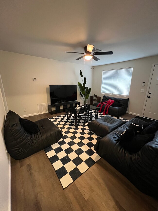 Photo - 3424 Parker Dr