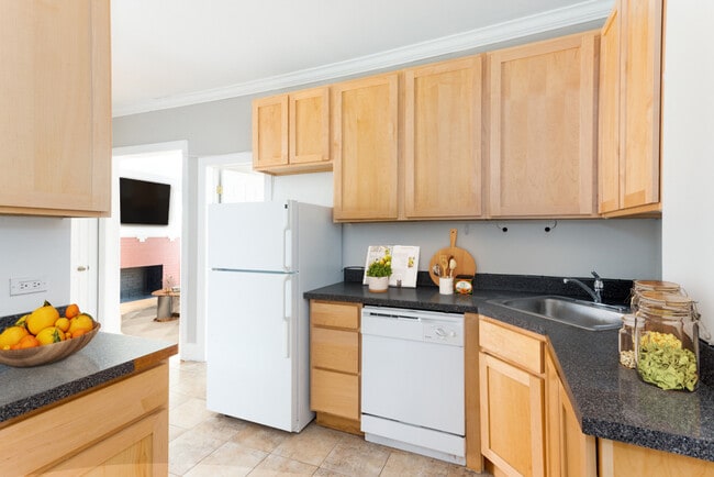 Photo - BJB Evanston - 1576 Oak