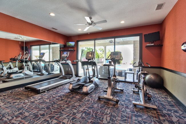 24/7 Fitness Center