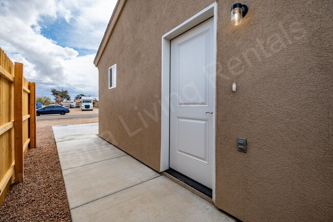 Photo - 2185 E Butler Ave